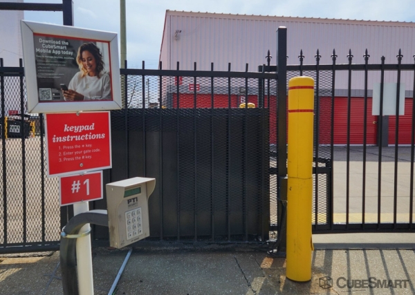 Facility photo: //images.sparefoot.com/medium/63573691457be189a2.jpg