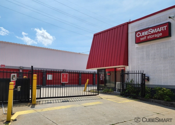 Storage Units at CubeSmart Self Storage - Lakewood - 1324 Hird Avenue - 1324 Hird Avenue