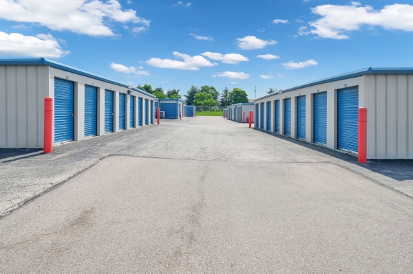 Facility photo: //images.sparefoot.com/medium/6358568938ab886b38.jpg