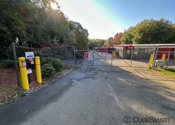 Facility photo: //images.sparefoot.com/medium/6391268832a99d789e.jpg