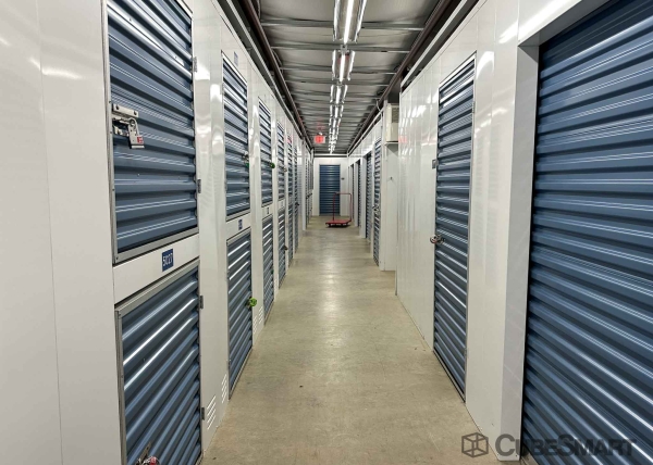 Facility photo: //images.sparefoot.com/medium/6391268832a9d00c44.jpg