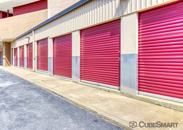 Facility photo: //images.sparefoot.com/medium/6395969144e7b8d5eb.jpg