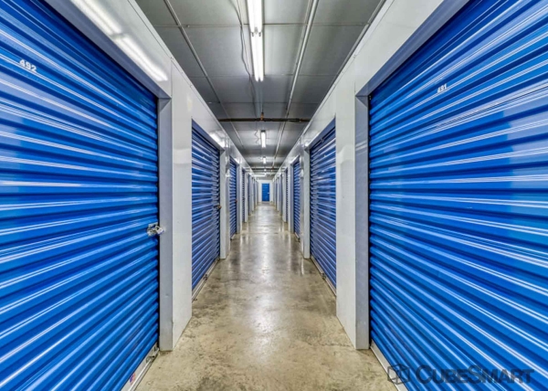 Storage Units at Acorn Self Storage - Aspen Hill - 13813 Connecticut Ave