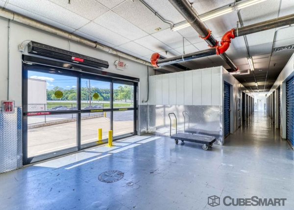 Storage Units at Acorn Self Storage - Aspen Hill - 13813 Connecticut Ave