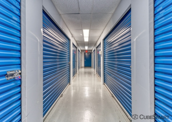 Facility photo: //images.sparefoot.com/medium/6396969e0b2e373385.jpg