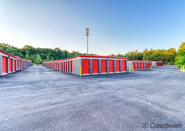 Facility photo: //images.sparefoot.com/medium/6396969f5c8787c2b2.jpg