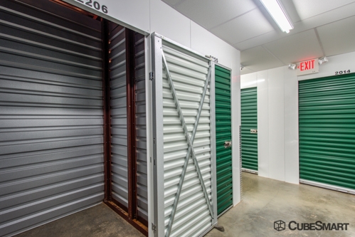 Facility photo: //images.sparefoot.com/medium/6398068721691e55a3.jpg
