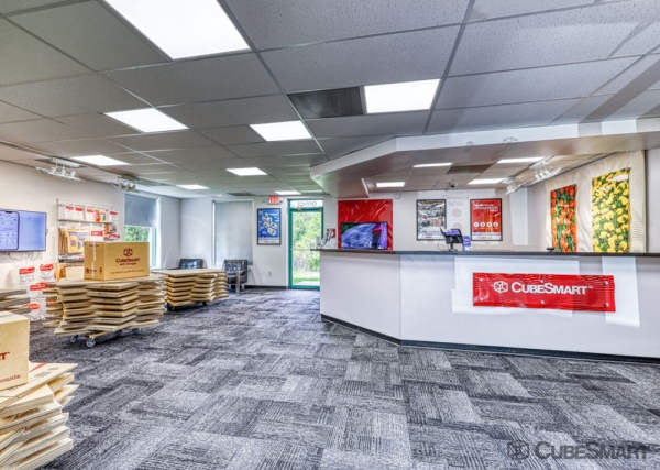 Facility photo: //images.sparefoot.com/medium/6398069f5c78e1cdec.jpg