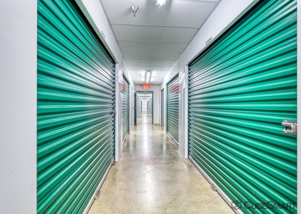 Facility photo: //images.sparefoot.com/medium/6398069f5c7939fd09.jpg