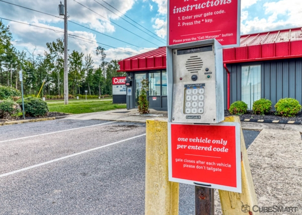 Facility photo: //images.sparefoot.com/medium/63986695e5005d9718.jpg