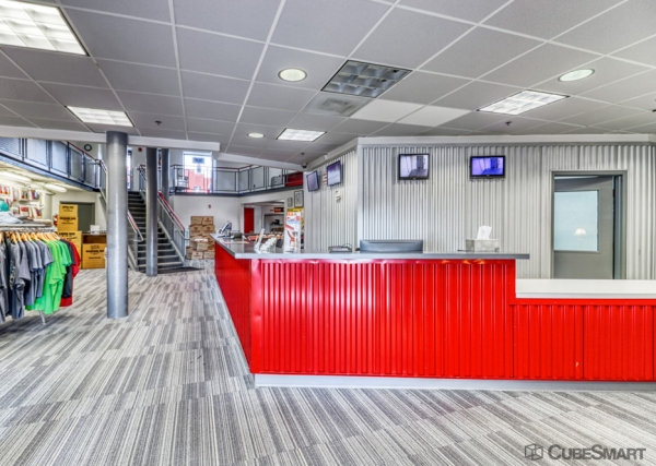 Facility photo: //images.sparefoot.com/medium/6399069f6fcfadf7a3.jpg