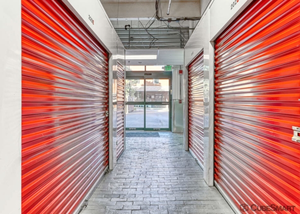 Facility photo: //images.sparefoot.com/medium/6399069fc498405ccf.jpg