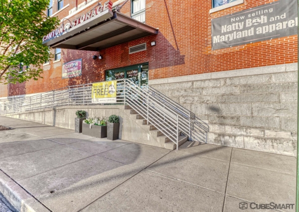 Facility photo: //images.sparefoot.com/medium/6399069fc4989105db.jpg