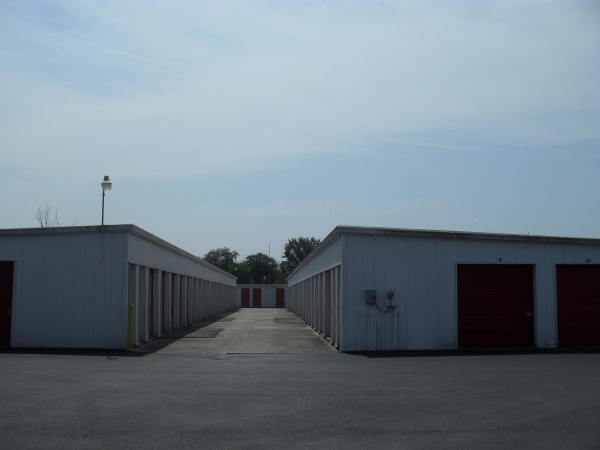 Facility photo: //images.sparefoot.com/medium/6407055747ace8fbd8.jpg