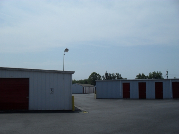 Facility photo: //images.sparefoot.com/medium/6407055747acf66769.jpg