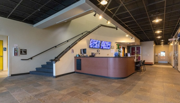 Facility photo: //images.sparefoot.com/medium/64117687eda69d3b3b.jpg