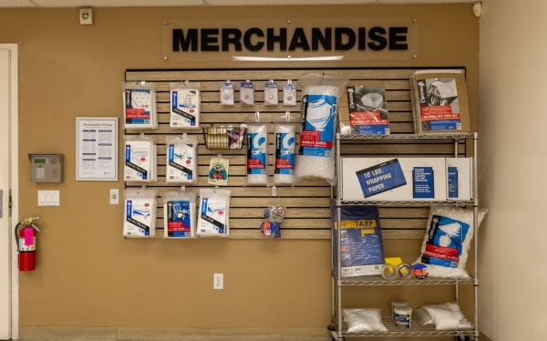 Facility photo: //images.sparefoot.com/medium/64122687ea4e052049.jpg