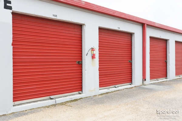 Storage Units at Almeda Self Storage - 10600 Almeda Genoa Rd