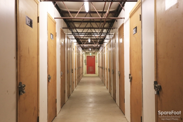 Storage Units at Almeda Self Storage - 10600 Almeda Genoa Rd