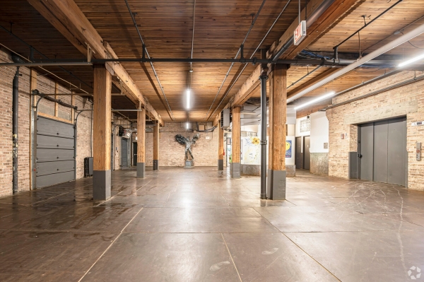 Facility photo: //images.sparefoot.com/medium/6539268963dabc94ce.jpg