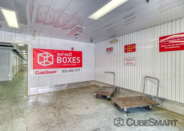 Storage Units at CubeSmart Self Storage - Orlando - 1015 N Apopka Vineland Rd - 1015 Apopka Vineland Rd