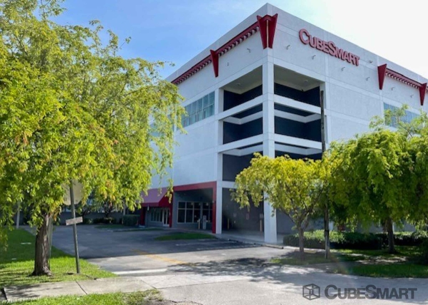 Facility photo: //images.sparefoot.com/medium/70472698ae2c43b2fa.jpg