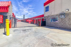 CubeSmart Self Storage - Aurora - 15413 E 18th Ave - Photo 2