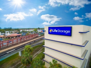 Storage Units at Life Storage - Miami - Southwest 81st Terrace - 6820 SW 81st Ter