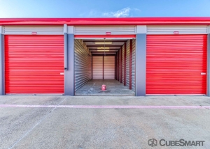 CubeSmart Self Storage - Mansfield - 1871 Country Club Dr - Photo 2