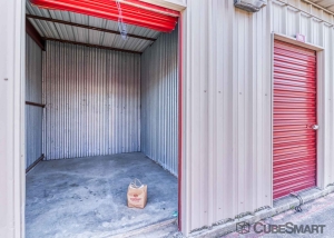 CubeSmart Self Storage - Saginaw - 419 N Saginaw Blvd - Photo 3