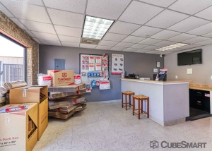 CubeSmart Self Storage - Saginaw - 419 N Saginaw Blvd - Photo 6