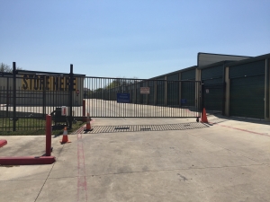 Armored Self Storage - Western Center - Photo 8
