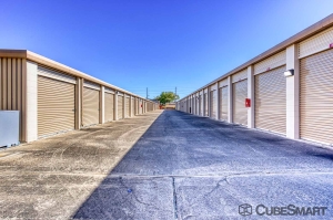 CubeSmart Self Storage - Sugar Land - Photo 3