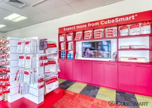 CubeSmart Self Storage - Pearland - 3045 Business Center Drive - Photo 5