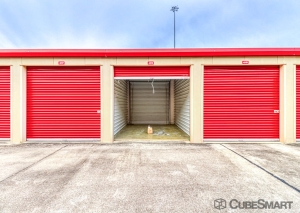 CubeSmart Self Storage - Pearland - 3045 Business Center Drive - Photo 7