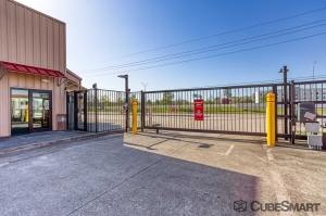 CubeSmart Self Storage - Humble - 7707 North Sam Houston Parkway East - Photo 2