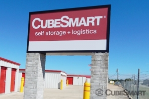 Weir Tx Self Storage Units Local Facilities Movers Corp Cubesmart Self Storage Hutto 646 West Front Street