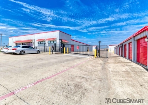 CubeSmart Self Storage - Hutto - 646 West Front Street - Photo 5