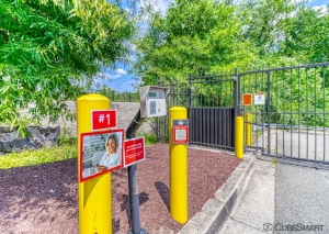 CubeSmart Self Storage - Temple Hills - Photo 9