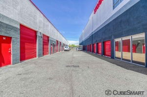 CubeSmart Self Storage - Phoenix - 2680 E Mohawk Ln - Photo 7