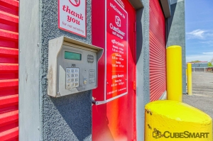CubeSmart Self Storage - Phoenix - 2680 E Mohawk Ln - Photo 5