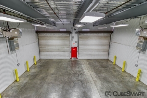 CubeSmart Self Storage - Phoenix - 2680 E Mohawk Ln - Photo 8
