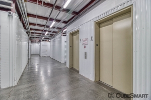 CubeSmart Self Storage - Phoenix - 2680 E Mohawk Ln - Photo 11