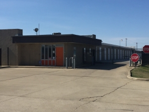 Storage Units at A1 U Store It - Springfield, IL - 800 West Hazel Dell Road