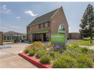 Extra Space Storage - 1007 - San Bernardino - W Club Center Dr