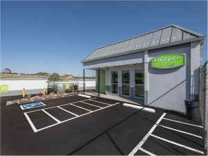 Extra Space Storage - 1075 - Thornton - W Thornton Parkway - Photo 6