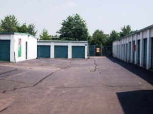 Extra Space Storage Edison Oak Tree Rd At 1660 Oak Tree Road Edison
