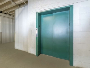 Extra Space Storage - 0502 - Mt Vernon - Northwest St - Photo 4