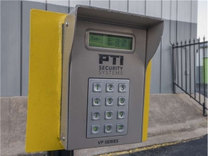 Extra Space Storage - 0783 - Overland Park - Mastin Dr - Photo 2