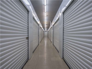 Extra Space Storage - 8185 - St Petersburg - Pasadena Avenue S - Photo 5